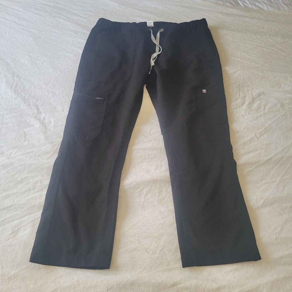 Figs Men’s Cairo Black Scrub Pants